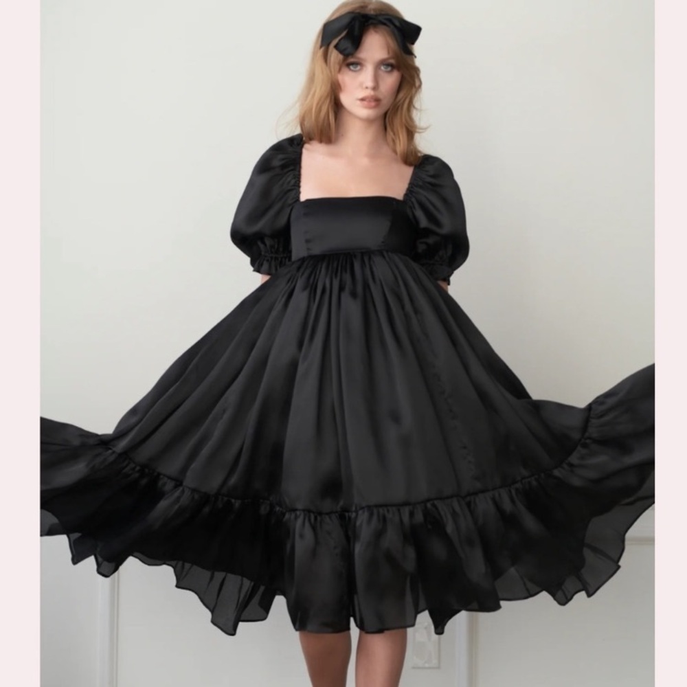 🎁NWT Exclusive* Selkie The French Puff Black 100% silksatin organza Dress-Medium